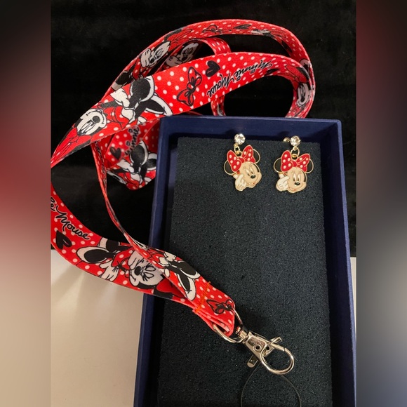 Disney Red Minnie Earrings and ID Holder Set NIB - Picture 4 of 7